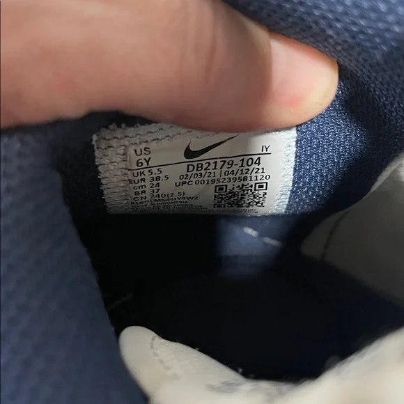 Nike high tops dunks ? Navy blue youth sz 6 Euro 38.5 like 7-7.5 - Picture 6 of 7